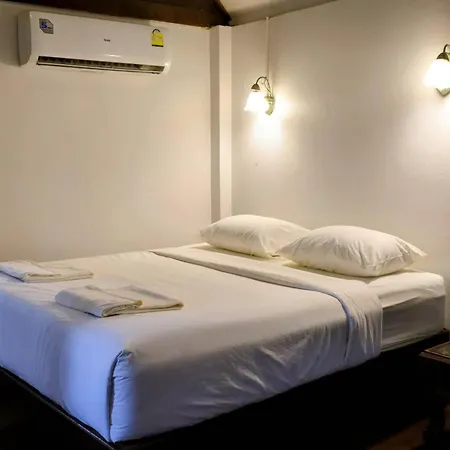 Ziggy Stardust Hotel Koh Phayam Room photo