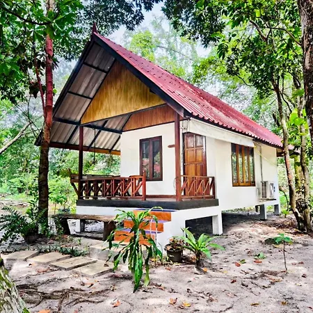 Ziggy Stardust Hotel Koh Phayam Exterior photo