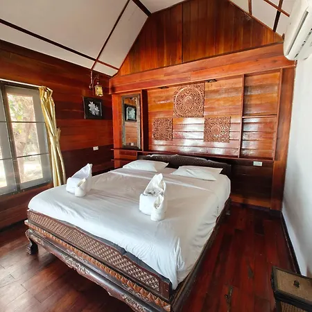 Ziggy Stardust Hotel Koh Phayam Exterior photo